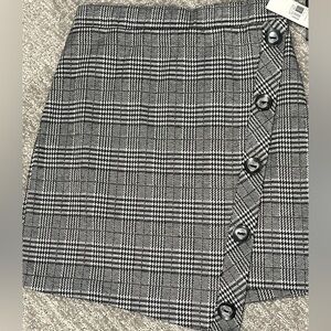 NWTs I.N. San Francisco Black and White Checked/Houndstooth Skirt Sz M